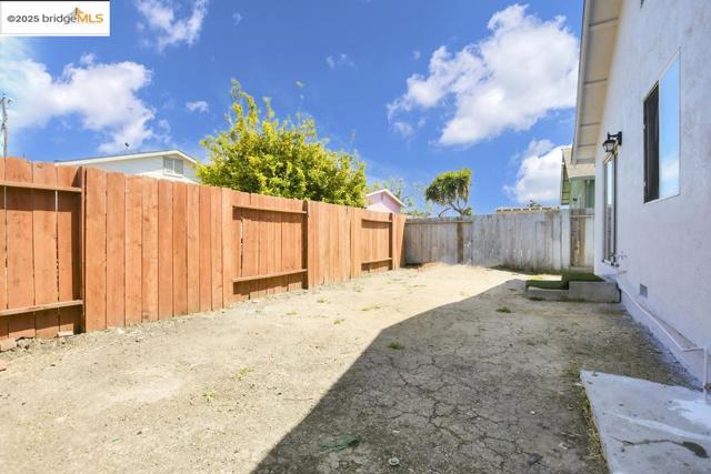 2740 14Th St, San Pablo CA: https://media.crmls.org/mediaz/3146b104-1fa1-455f-98dc-51a84c5adbfd.jpg