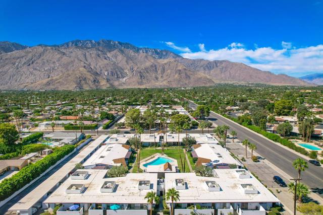 1943 E Tachevah Drive, Palm Springs CA: https://media.crmls.org/mediaz/31477456-2987-4b60-9f4b-089666fd091a.jpg