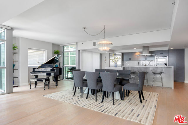 13650 MARINA POINTE Drive, Marina del Rey CA: https://media.crmls.org/mediaz/3147aa2c-62c3-4a9f-9ab6-9adb16dcf5de.jpg