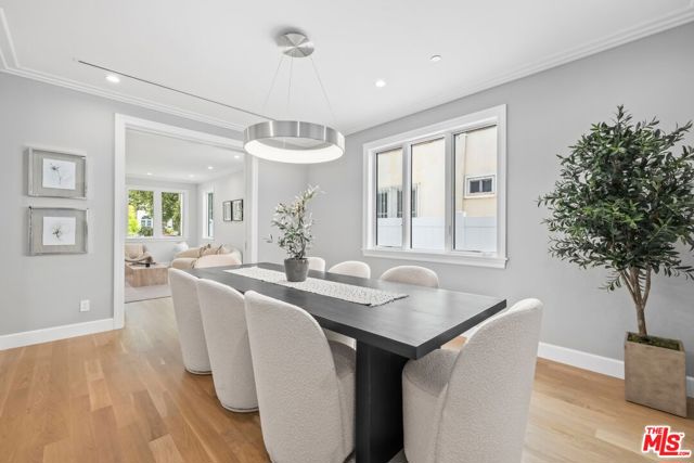 633 N Formosa Avenue, Los Angeles CA: https://media.crmls.org/mediaz/3147f136-6fea-4c72-978a-2684db3cac57.jpg
