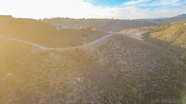 19360 Camino Vista Rd., Ramona CA: https://media.crmls.org/mediaz/31480324-788d-42e9-ad63-3422e11aabf2.jpg