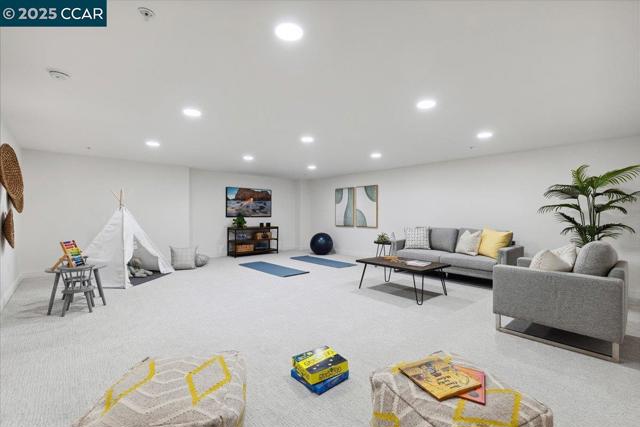 38 Citron Knoll, Orinda CA: https://media.crmls.org/mediaz/3148813f-9ee1-4bdd-a985-9fd4d81e65ab.jpg