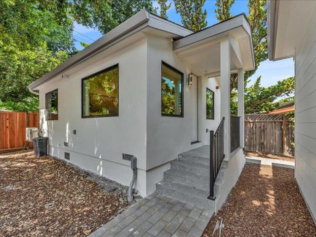 883 Rorke Way, Palo Alto CA: https://media.crmls.org/mediaz/3148fa36-2e58-4c20-80fe-c516b6bf40fe.jpg