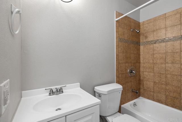 Detail Gallery Image 24 of 32 For 12147 Wintergreen Dr #1,  Lakeside,  CA 92040 - 2 Beds | 1 Baths