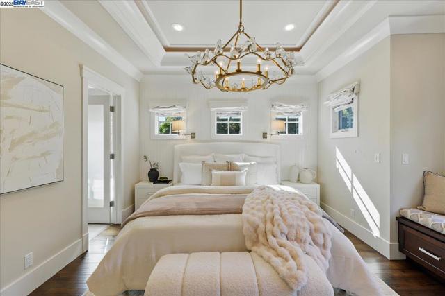16741 Loma St, Los Gatos CA: https://media.crmls.org/mediaz/314b2760-96c2-4644-831c-99f8d3a59477.jpg