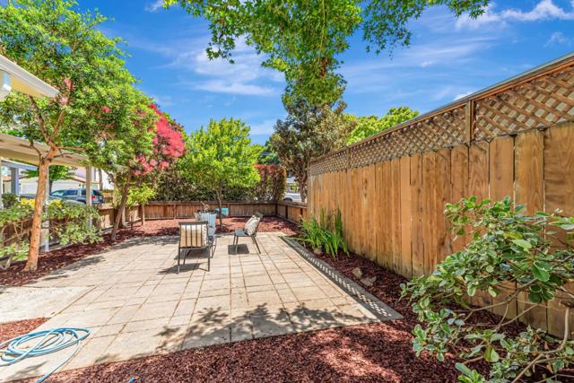 545 W Dana Street, Mountain View CA: https://media.crmls.org/mediaz/314b39bc-9147-4a6e-8525-79241a7328b9.jpg
