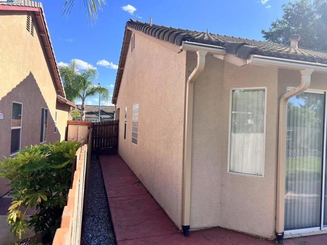 9253 Horsham Ct, Sacramento CA: https://media.crmls.org/mediaz/314b901d-ce85-479a-b52b-6d931fb97481.jpg