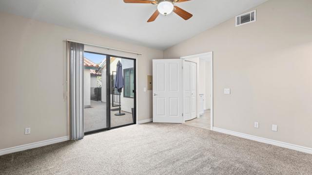Detail Gallery Image 4 of 29 For 1074 Merrill Cir, Hemet,  CA 92545 - 2 Beds | 2 Baths