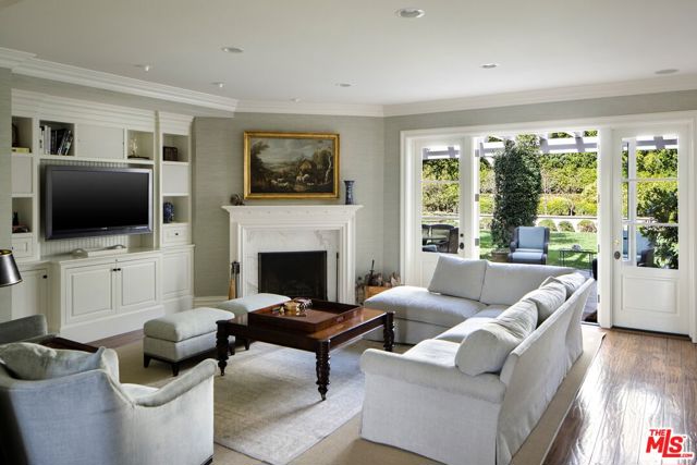 1667 Amalfi Drive, Pacific Palisades CA: https://media.crmls.org/mediaz/314cc95c-e2d0-44f4-b6c4-825564b76cad.jpg