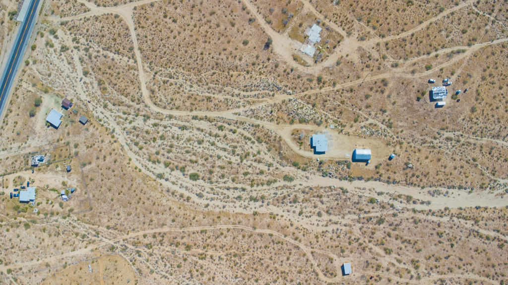 https://media.crmls.org/mediaz/314d2b8a-262a-45c9-9756-18a6140089c9.jpg?preset=X-Large
