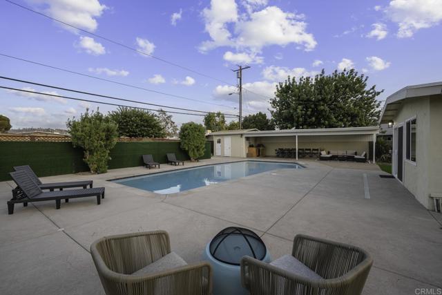 9903 Lindo Lake Place, Lakeside CA: https://media.crmls.org/mediaz/314d6c7d-3480-4ec2-bba3-6eb77c09598e.jpg