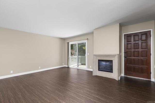 8746 Villa La Jolla Drive, La Jolla CA: https://media.crmls.org/mediaz/314dc40d-957a-4f35-aa79-47bb444bfa3a.jpg