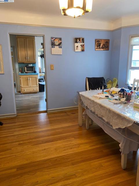 22234 Prospect St, Hayward CA: https://media.crmls.org/mediaz/314e35c0-64b8-4b73-822e-080d5acb5b8c.jpg
