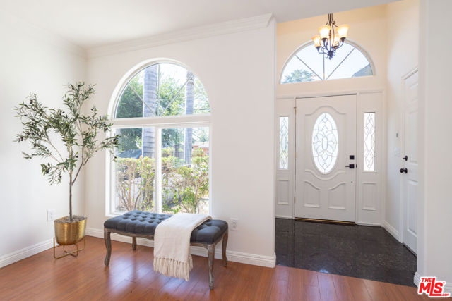 15065 Vose Street, Van Nuys CA: https://media.crmls.org/mediaz/314e3827-f556-4049-8306-aa6d1869e87f.jpg