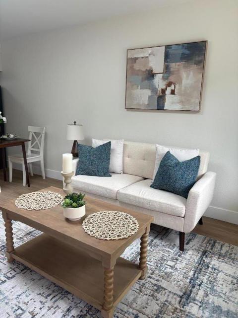 214 S 22nd Street, San Jose CA: https://media.crmls.org/mediaz/314edd56-caea-422b-b4cc-d8d746ff9311.jpg