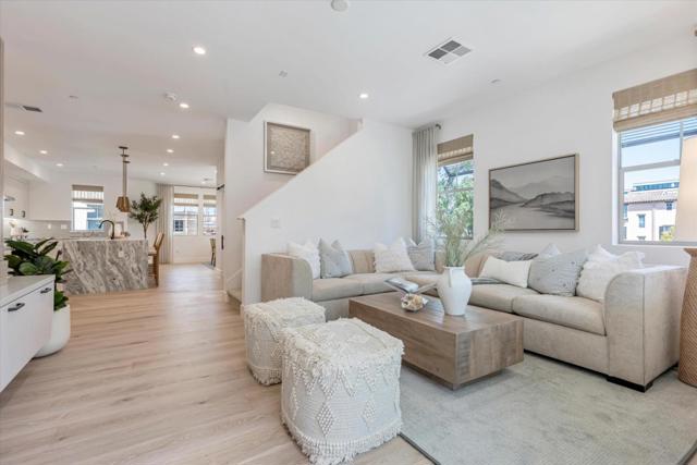 208 Oak Circle, Walnut Creek CA: https://media.crmls.org/mediaz/314f5fe7-8c8a-4418-bffb-ccf55a4c2cc4.jpg