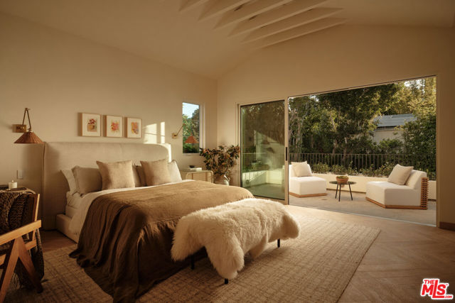 5 Bed Home for Sale in Los Angeles, California