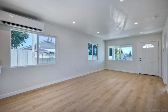 2680 L St, San Diego CA: https://media.crmls.org/mediaz/31516142-6bb7-46a8-a697-8e9f3fc79bee.jpg