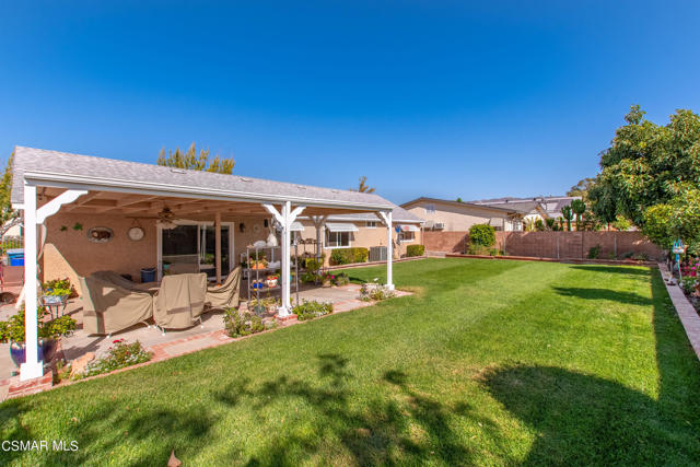 MLS 4962 Beech Ct Simi Valley i backyard