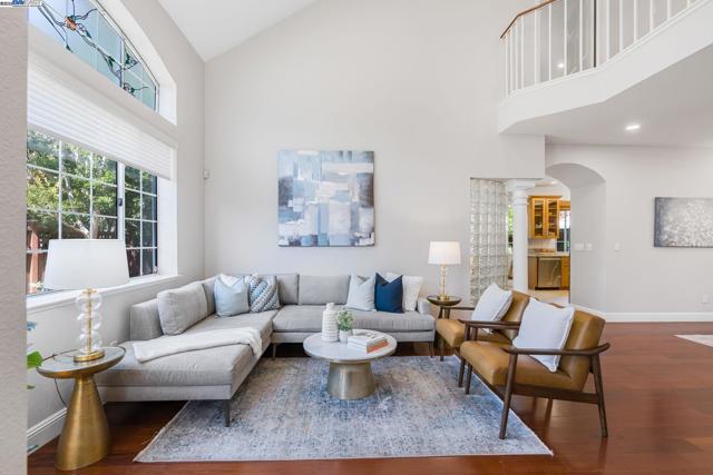 5373 Shamrock Cmn, Fremont CA: https://media.crmls.org/mediaz/3151eb86-75c4-4c39-a8ee-5e77d6451b43.jpg