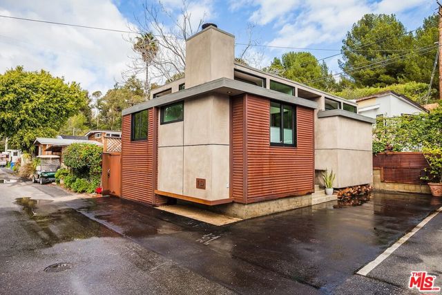 15 Paradise Cove Road photo 1