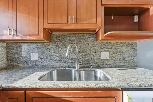 2801 Bartlett Street, Oakland CA: https://media.crmls.org/mediaz/31524d81-45d9-48d9-b4b2-80741bee0f04.jpg