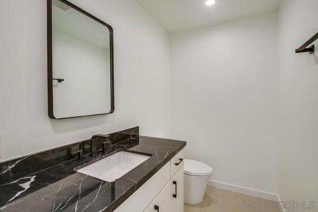 14066 Crest Way, Del Mar CA: https://media.crmls.org/mediaz/31528246-0043-4605-b83c-8107210f3cd5.jpg