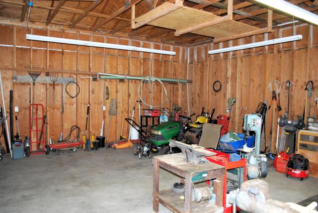 9194 Coker Road, Salinas CA: https://media.crmls.org/mediaz/315395f9-dfd0-4eba-a976-1c5a91c93d4e.jpg