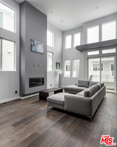 205 IRENA Avenue, Redondo Beach, California 90277, 5 Bedrooms Bedrooms, ,4 BathroomsBathrooms,Residential,Sold,IRENA,17275834