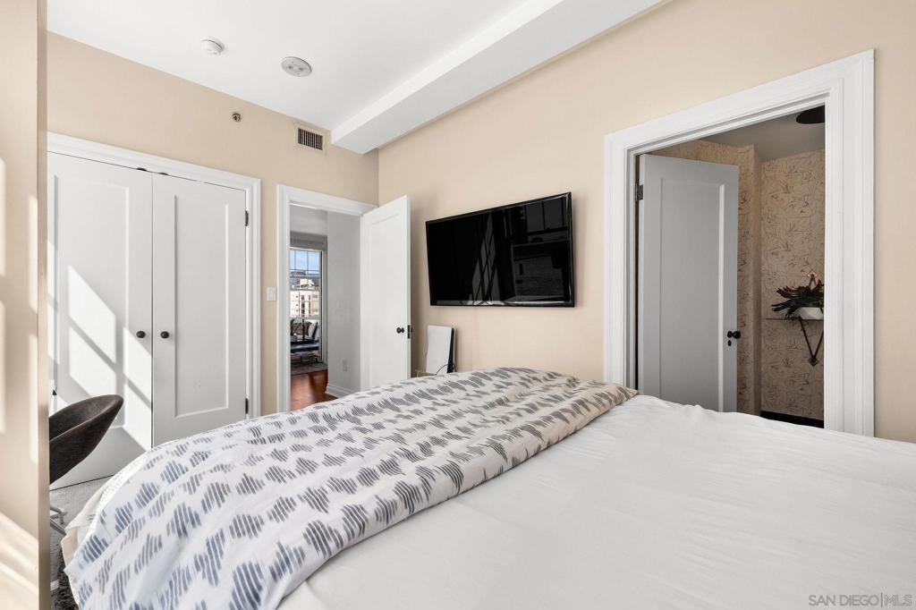 702 Ash St - photo 11