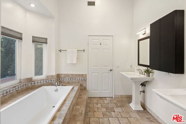 4 Bed Home for Sale in Sherman Oaks, California