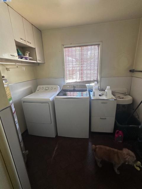 574 Juana Ave, San Leandro CA: https://media.crmls.org/mediaz/3154b175-ecf3-4f06-832d-e8e72ebc2762.jpg