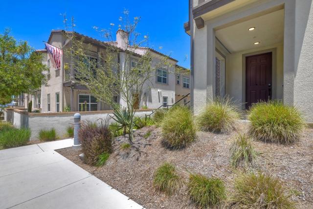 899 Slate Street, San Marcos CA: https://media.crmls.org/mediaz/3154e651-1bd3-47c0-858c-7ccb748b1778.jpg
