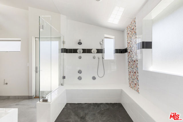 1801 Baxter Street, Los Angeles CA: https://media.crmls.org/mediaz/31559182-6caf-47f0-b6ed-fab8518b8c52.jpg