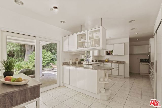 8630 Allenwood Road, Los Angeles CA: https://media.crmls.org/mediaz/31559a2d-6039-454b-80ea-05178f8da55f.jpg