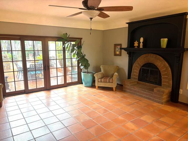 Detail Gallery Image 13 of 20 For 2241 California St, Oceanside,  CA 92054 - 4 Beds | 4/1 Baths