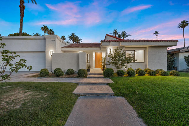 75465 Montecito Drive, Indian Wells CA: https://media.crmls.org/mediaz/31568f8c-aced-4601-ad4c-52255940ac8c.jpg