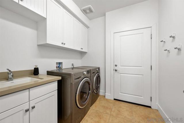 3190 Violet St, San Luis Obispo CA: https://media.crmls.org/mediaz/3156bfc0-f07a-4310-b052-b889b725ea29.jpg