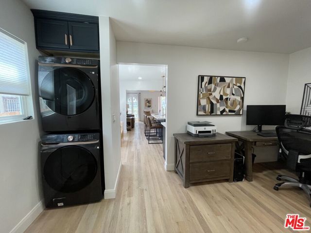 1086 West Boulevard, Los Angeles CA: https://media.crmls.org/mediaz/31571992-3d9d-47d3-abe4-462870b710b4.jpg