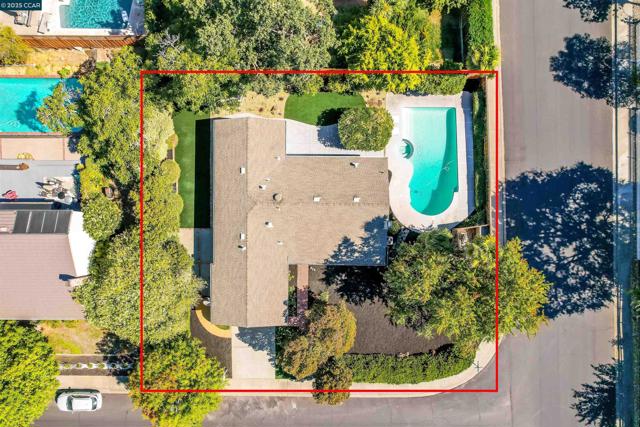 2501 Biscay Way, Walnut Creek CA: https://media.crmls.org/mediaz/31578e3c-4a35-4cfa-96df-35ef6c292148.jpg