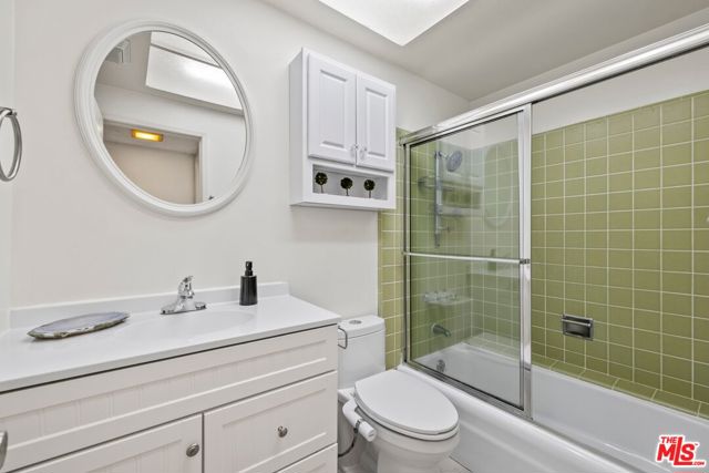 2801 Woodwardia Drive, Los Angeles CA: https://media.crmls.org/mediaz/3157baf5-9bd5-419c-8573-c0987016b51e.jpg