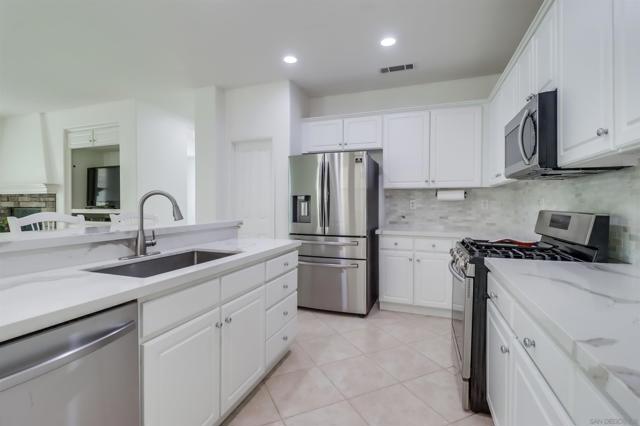 32411 Cassino Court, Temecula CA: https://media.crmls.org/mediaz/31581481-a0d0-4365-92a7-6901eb11cfbf.jpg
