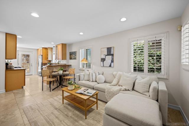 1568 Pacific Beach Dr, San Diego CA: https://media.crmls.org/mediaz/3158f997-27be-474f-a226-447842db1939.jpg