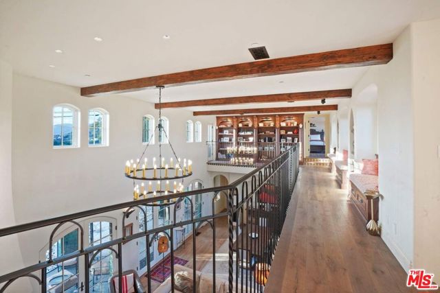 29549 Harvester Road, Malibu CA: https://media.crmls.org/mediaz/3159517a-773a-43fb-b7d6-76d99d5f7548.jpg