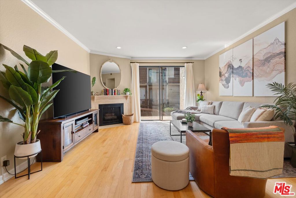 801 S Plymouth Boulevard #204
