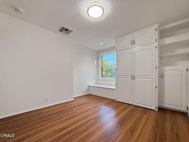 5028 El Adobe Lane, La Crescenta CA: https://media.crmls.org/mediaz/315996f6-63dd-4573-8956-8a89ef98d471.jpg