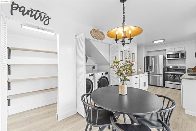 2326 D St, Hayward CA: https://media.crmls.org/mediaz/31599831-4ddc-43a1-9b26-4a3d8e6a63b6.jpg