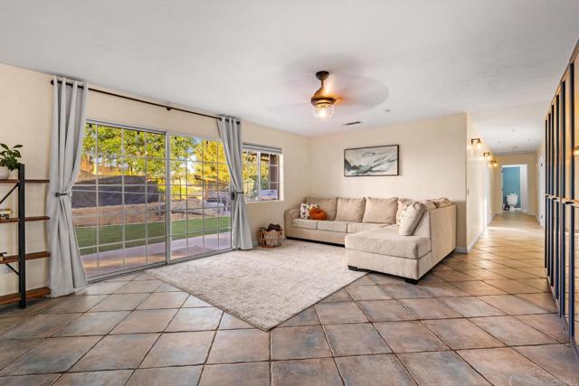 Detail Gallery Image 12 of 58 For 16403 Arena Dr., Ramona,  CA 92065 - 4 Beds | 3/1 Baths