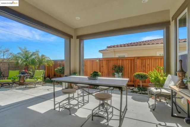 1577 Chianti LN, Brentwood CA: https://media.crmls.org/mediaz/315a94e9-eda1-4994-b956-4f43373acdbf.jpg