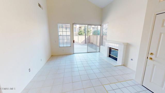 4862 Martona Drive, Oak Park CA: https://media.crmls.org/mediaz/315ab897-89be-4ecb-a1bd-67da2c14ffd5.jpg
